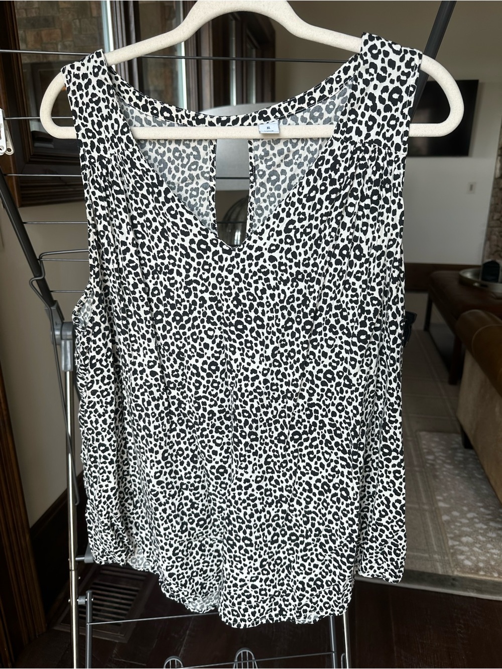Old Navy Black & White Leopard Print V-Neck Tank